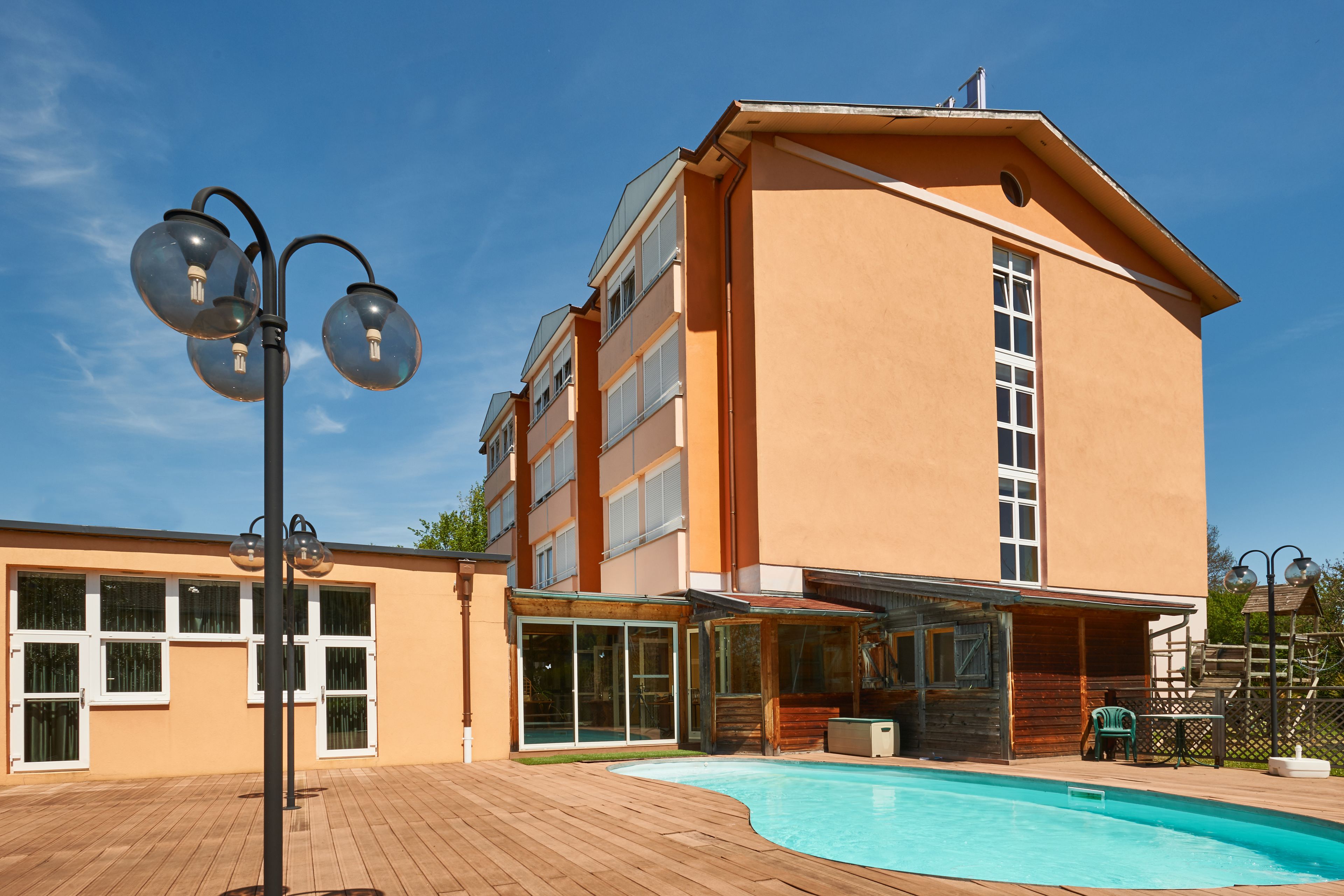 seasonal outdoor pool