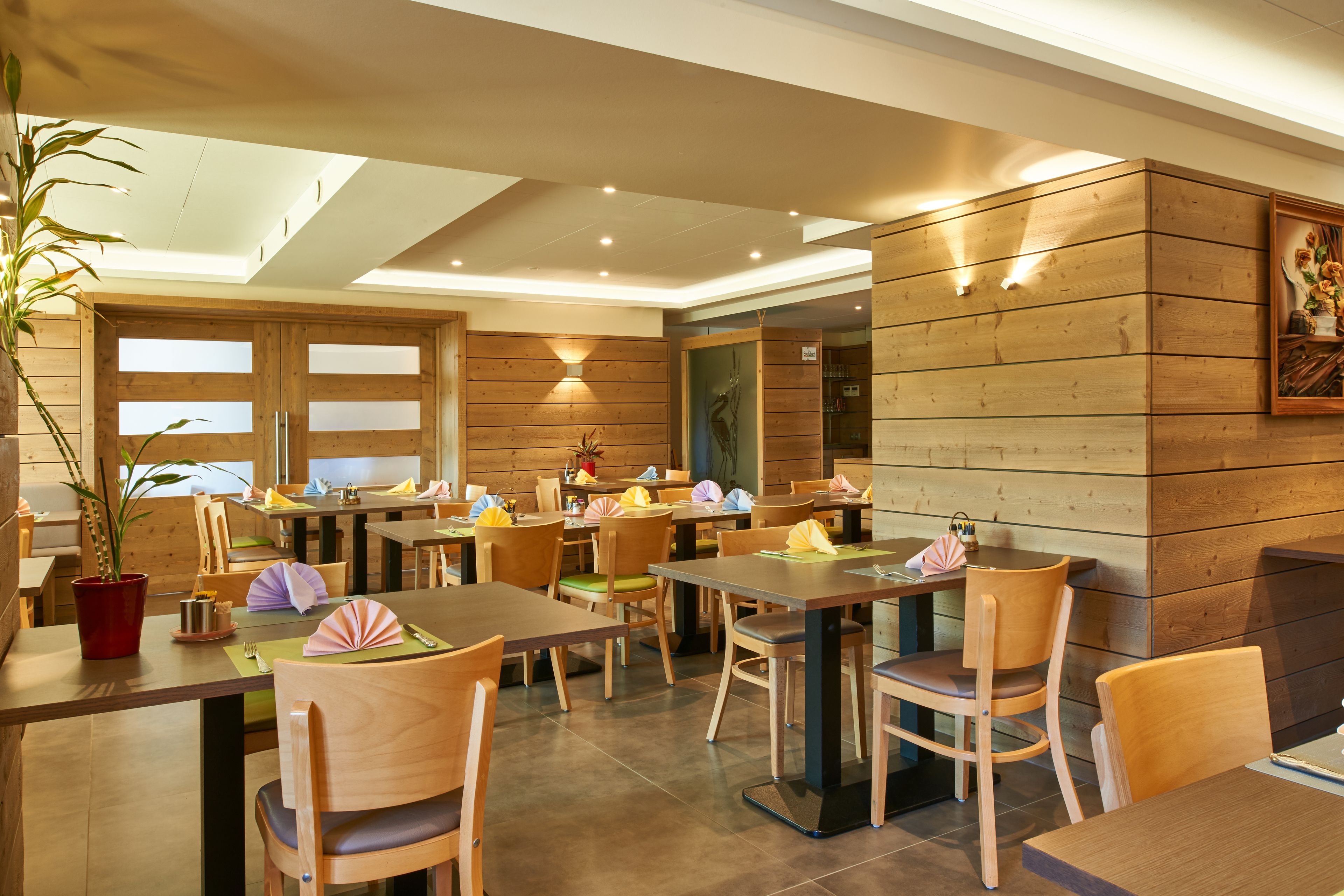 lunch and dinner served, regional cuisine