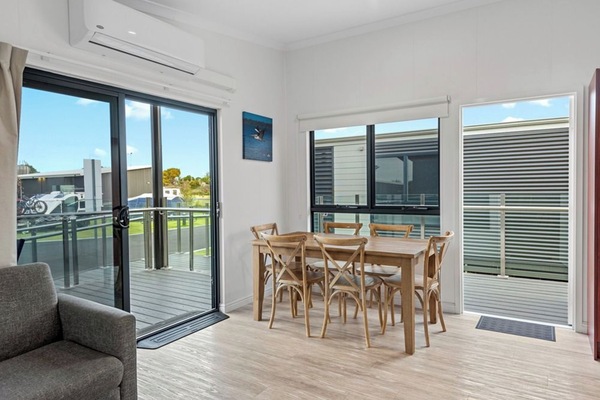 Superior Access Cabin - Sleeps 5 | In-room dining