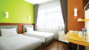 In-room safe, free WiFi, bed sheets