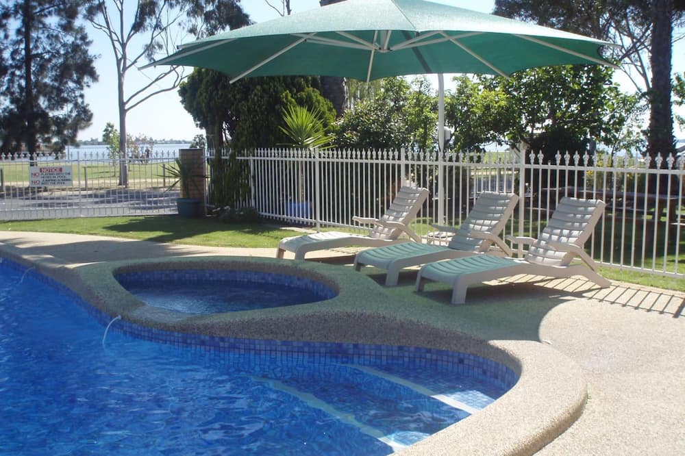 Lakeview Motel
