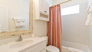 Luxury Condo, 2 Bedrooms, 2 Bathrooms | Bathroom | Combined shower/tub, free toiletries, hair dryer, towels