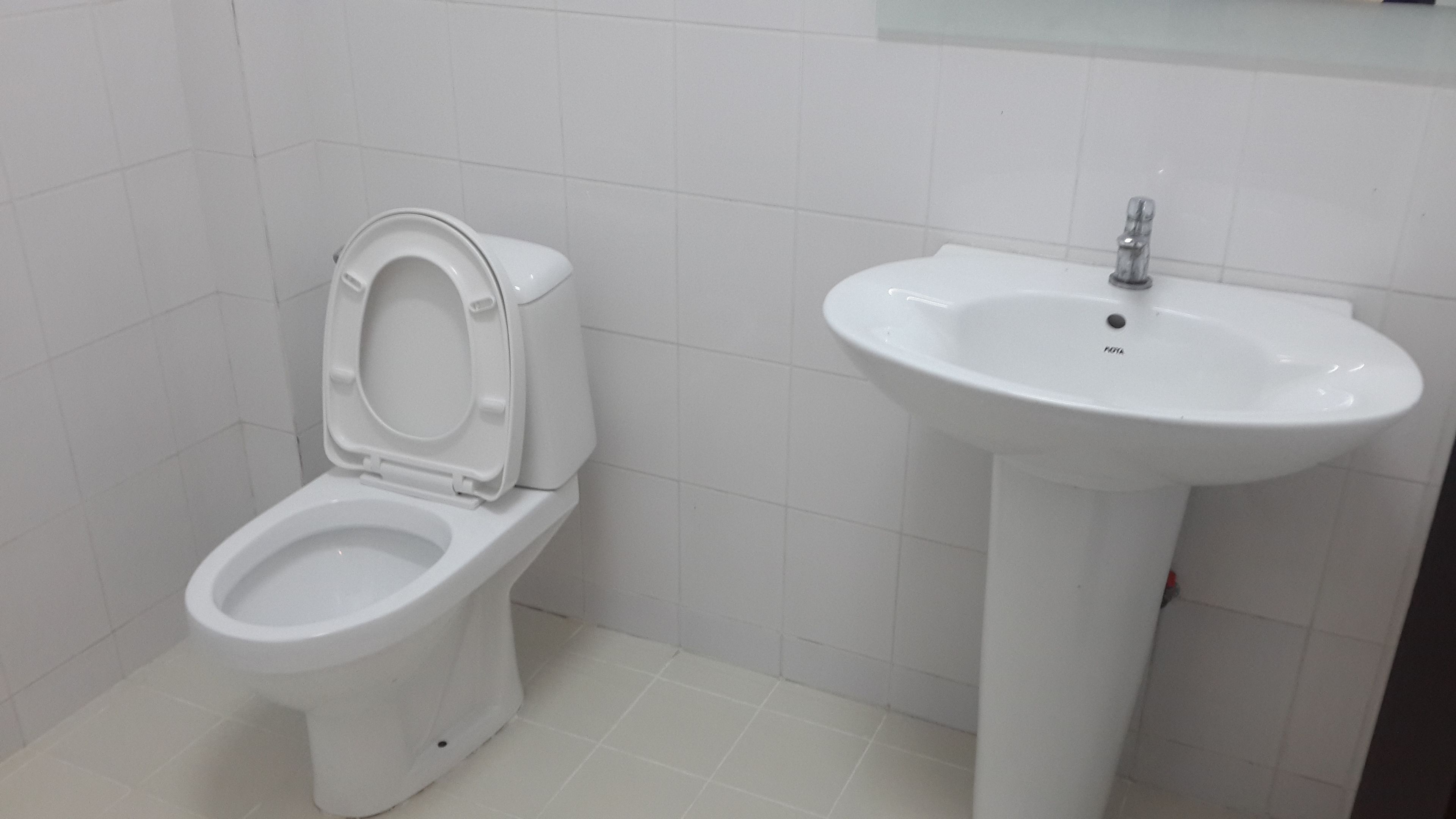 shower, free toiletries, towels