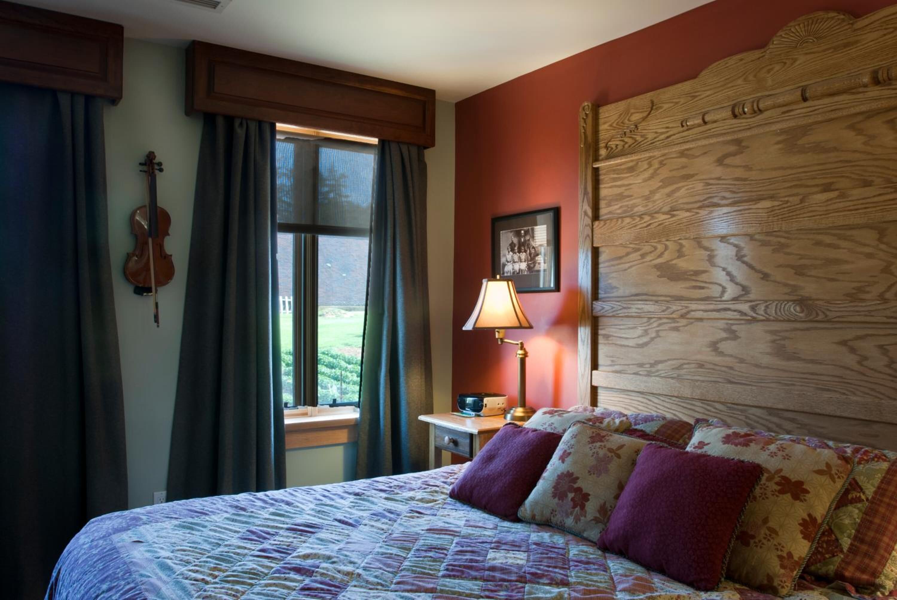 in-room safe, individually decorated, individually furnished, desk