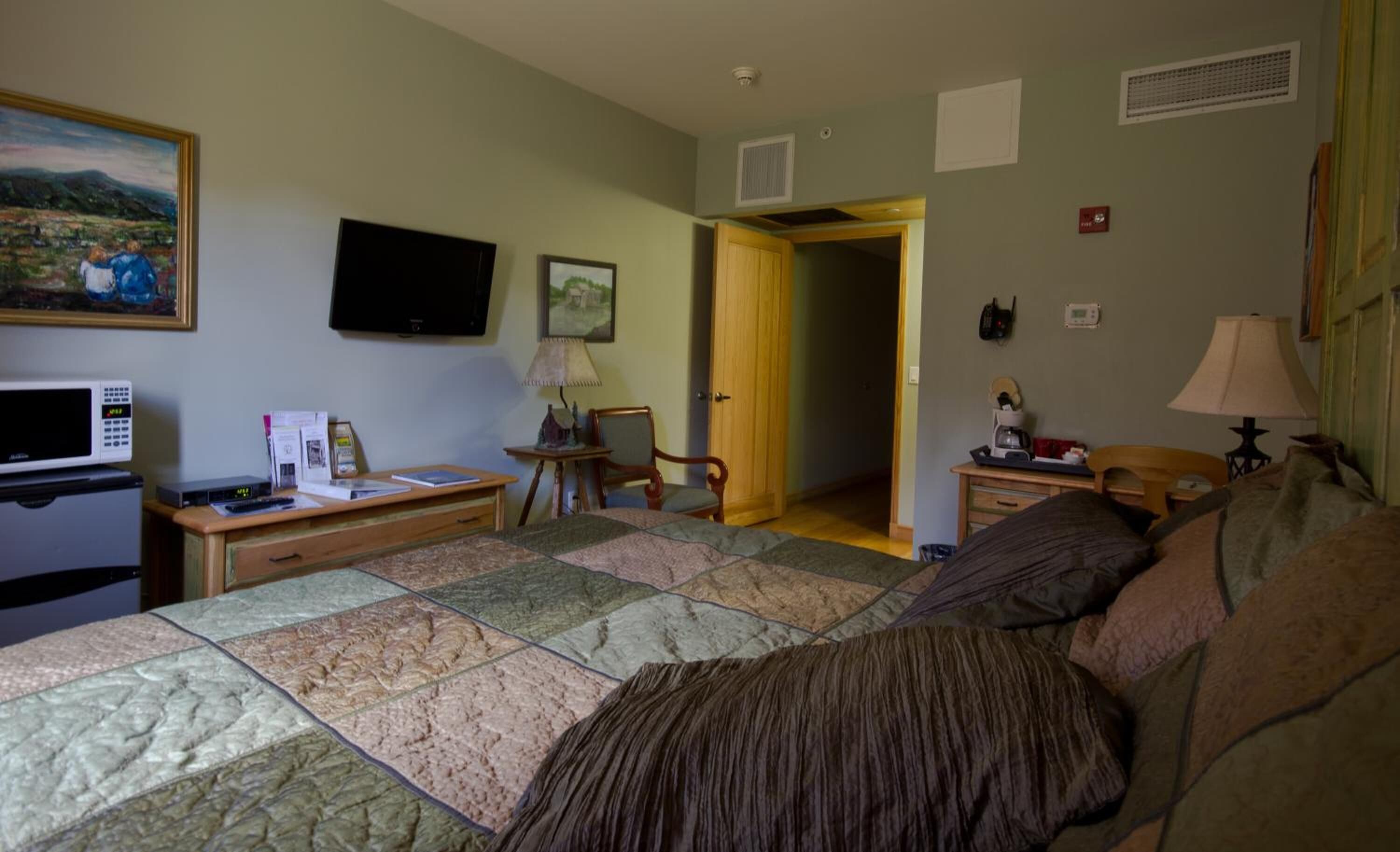 40-inch lcd tv with digital channels, tv