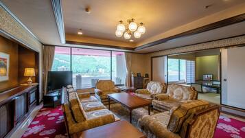 In-room safe, iron/ironing board, free WiFi, bed sheets