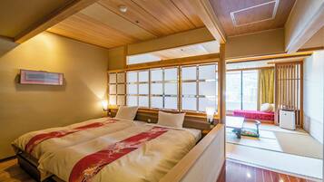 1 bedroom, in-room safe, iron/ironing board, free WiFi