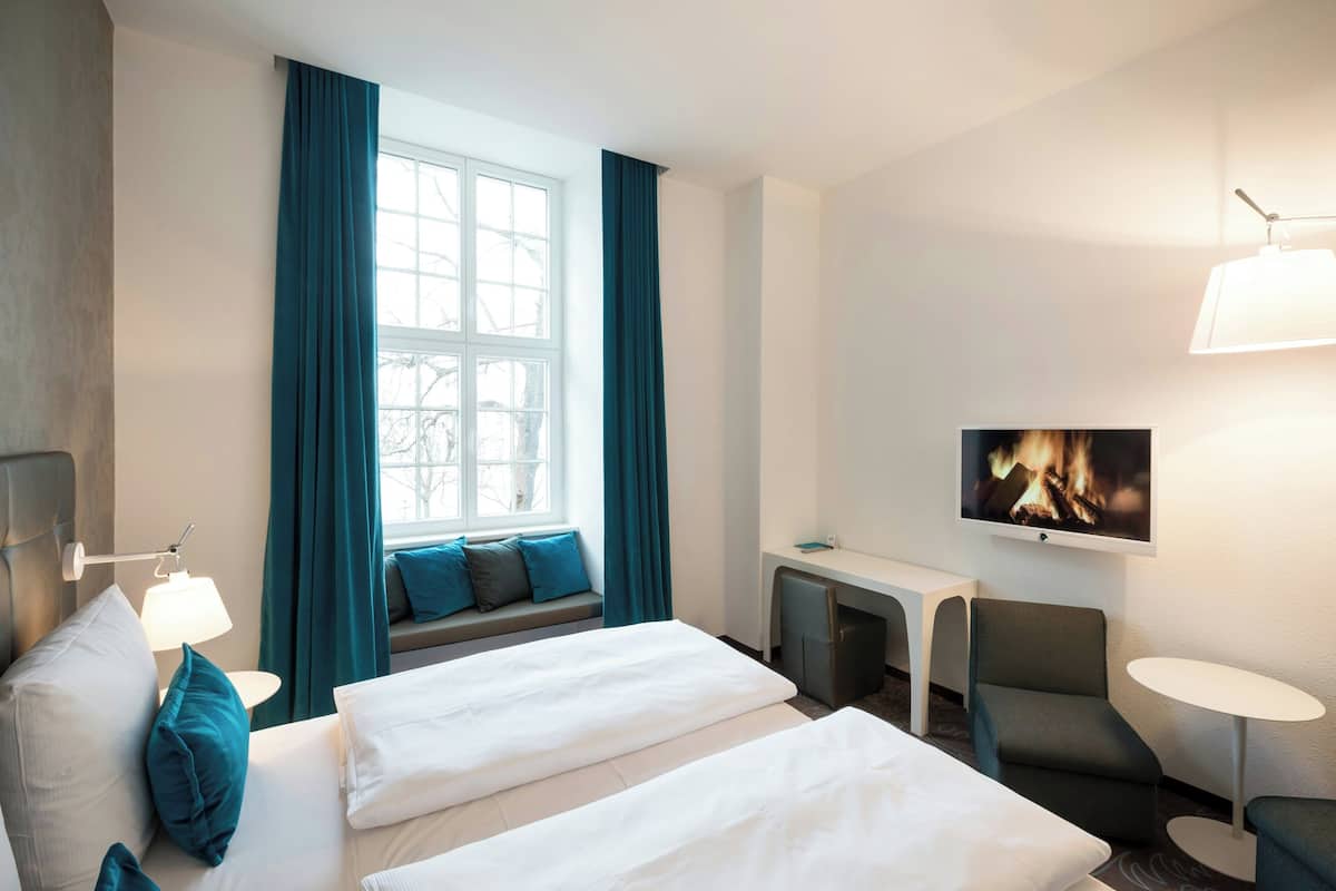 Schreibtisch, schallisolierte Zimmer, kostenloses WLAN, Bettwäsche