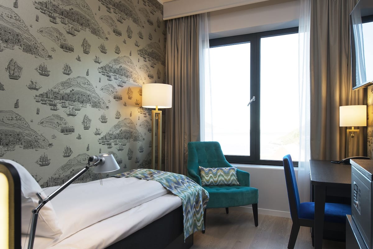 Hypo-allergenic bedding, pillow-top beds, minibar, in-room safe