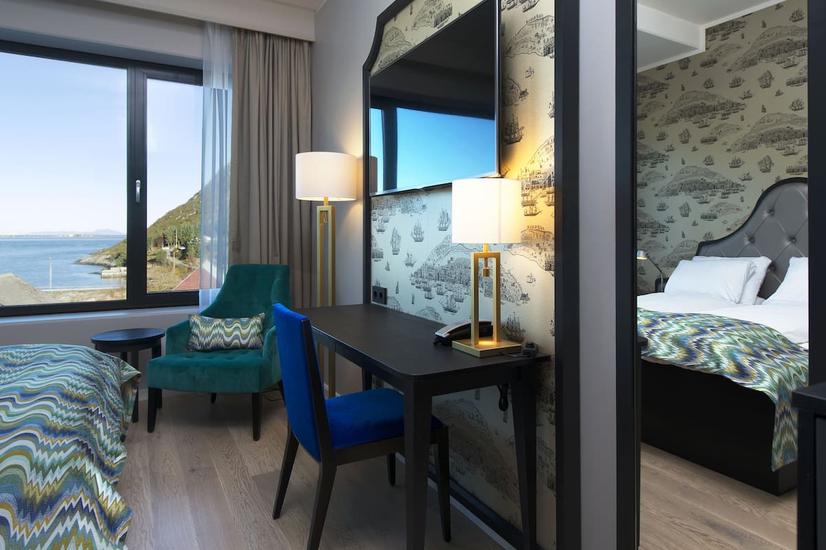 standard double room | hypo-allergenic bedding, pillow-top beds, minibar, in-room safe