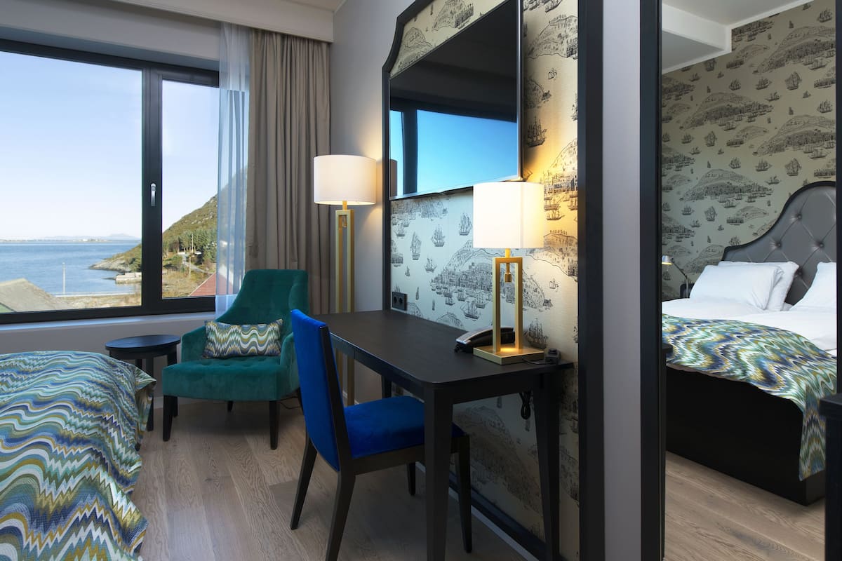 Habitación doble estándar | Ropa de cama hipoalergénica, camas con pillow-top y minibar