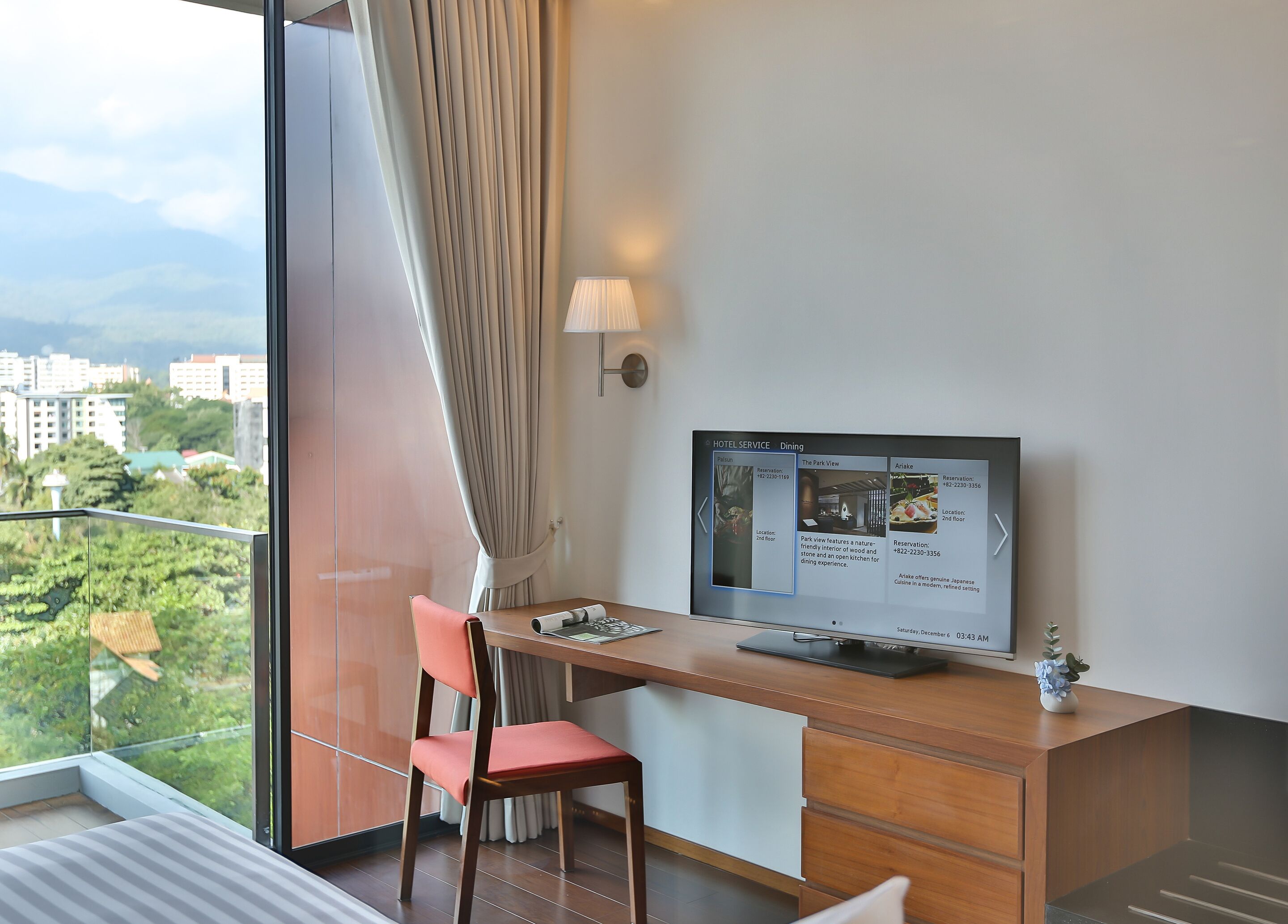 deluxe mountain view with bathtub | 1 bedroom, minibar, in-room safe, desk