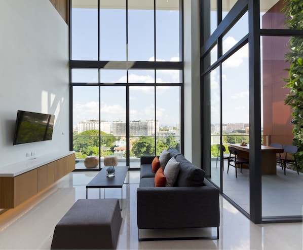 Three Bedroom Duplex Penthouse with Bathtub | Living room | LCD TV