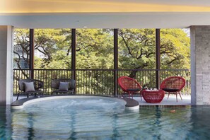 Tina de hidromasaje interior