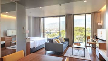 Junior Suite with Bathtub | Minibar, in-room safe, desk, free WiFi