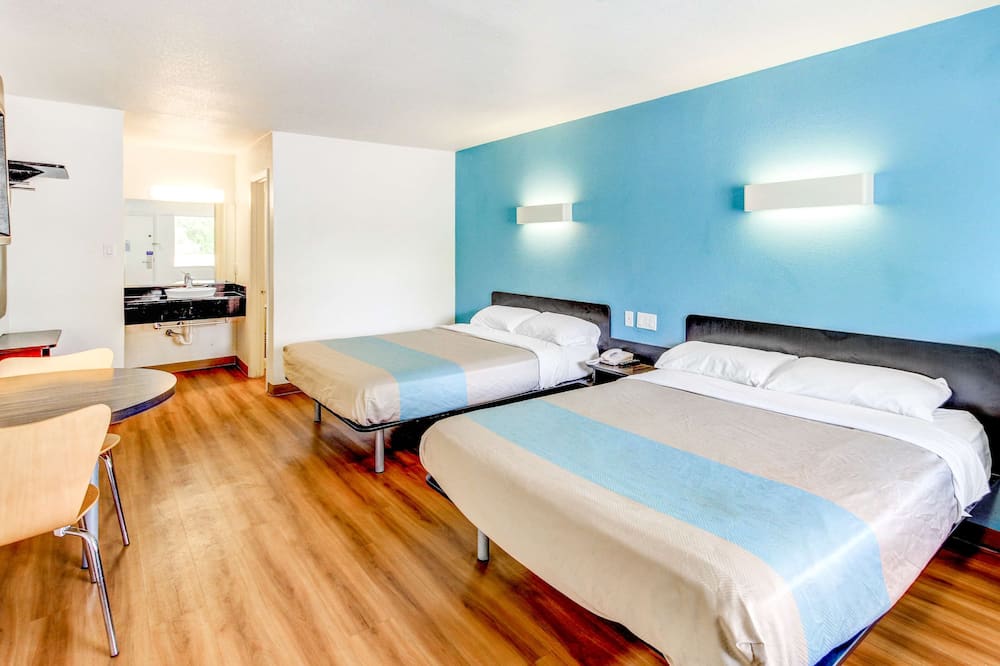 Motel 6 Waco, TX - Lacy Lakeview