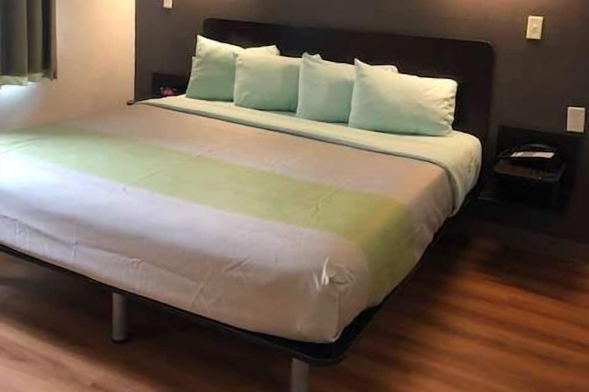 Egyptian cotton sheets, premium bedding, pillow-top beds