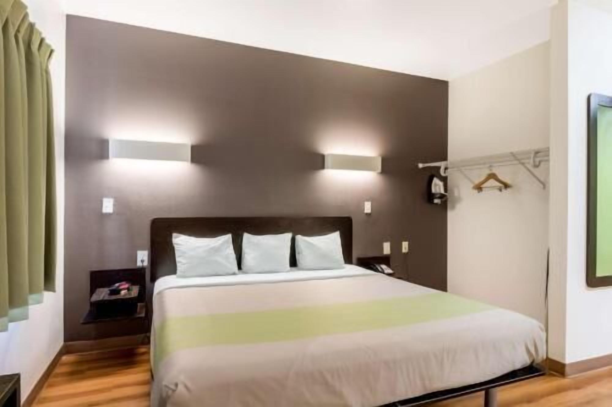 Egyptian cotton sheets, premium bedding, pillowtop beds
