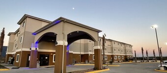 Super 8 by Wyndham Kenedy