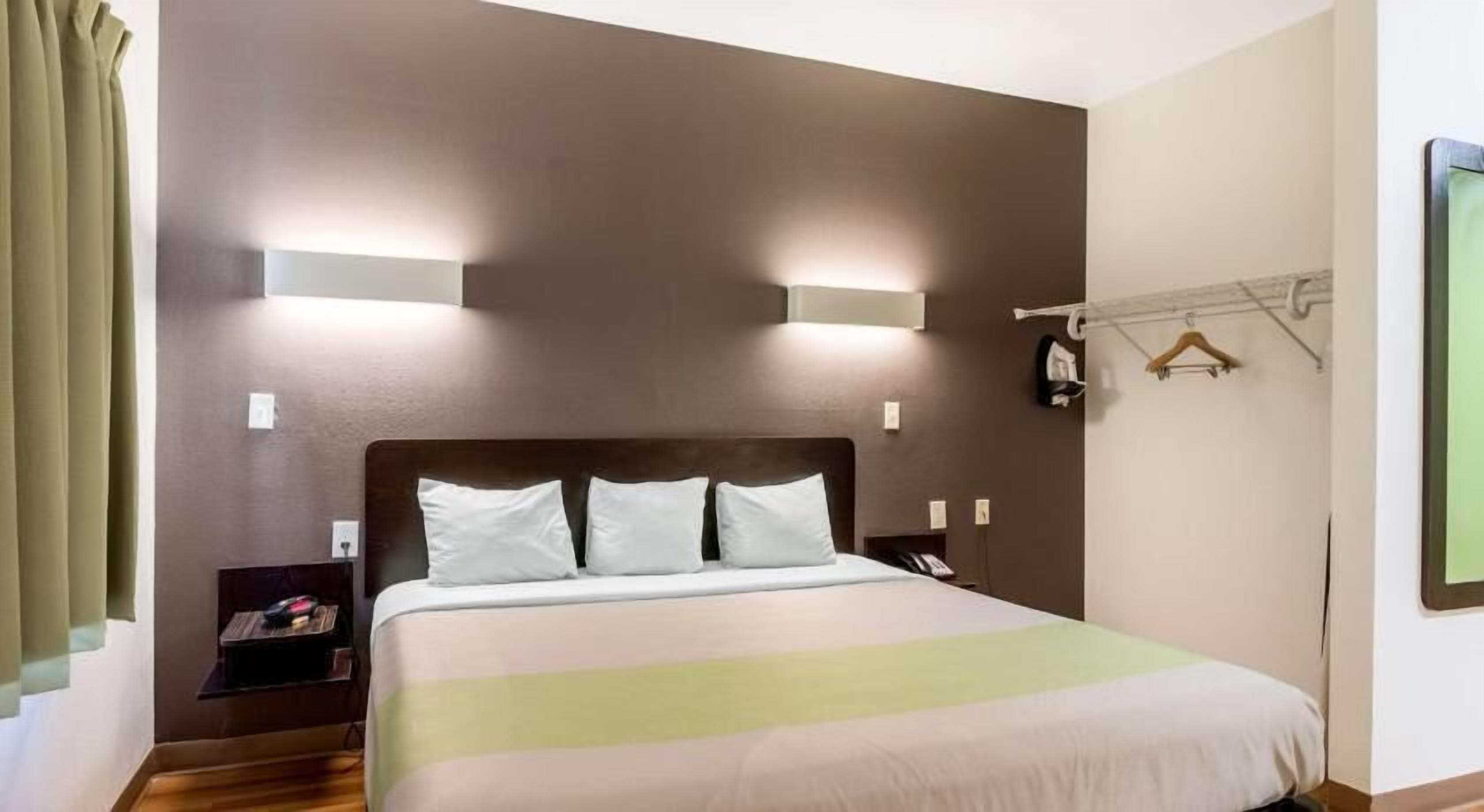 Egyptian cotton sheets, premium bedding, pillowtop beds