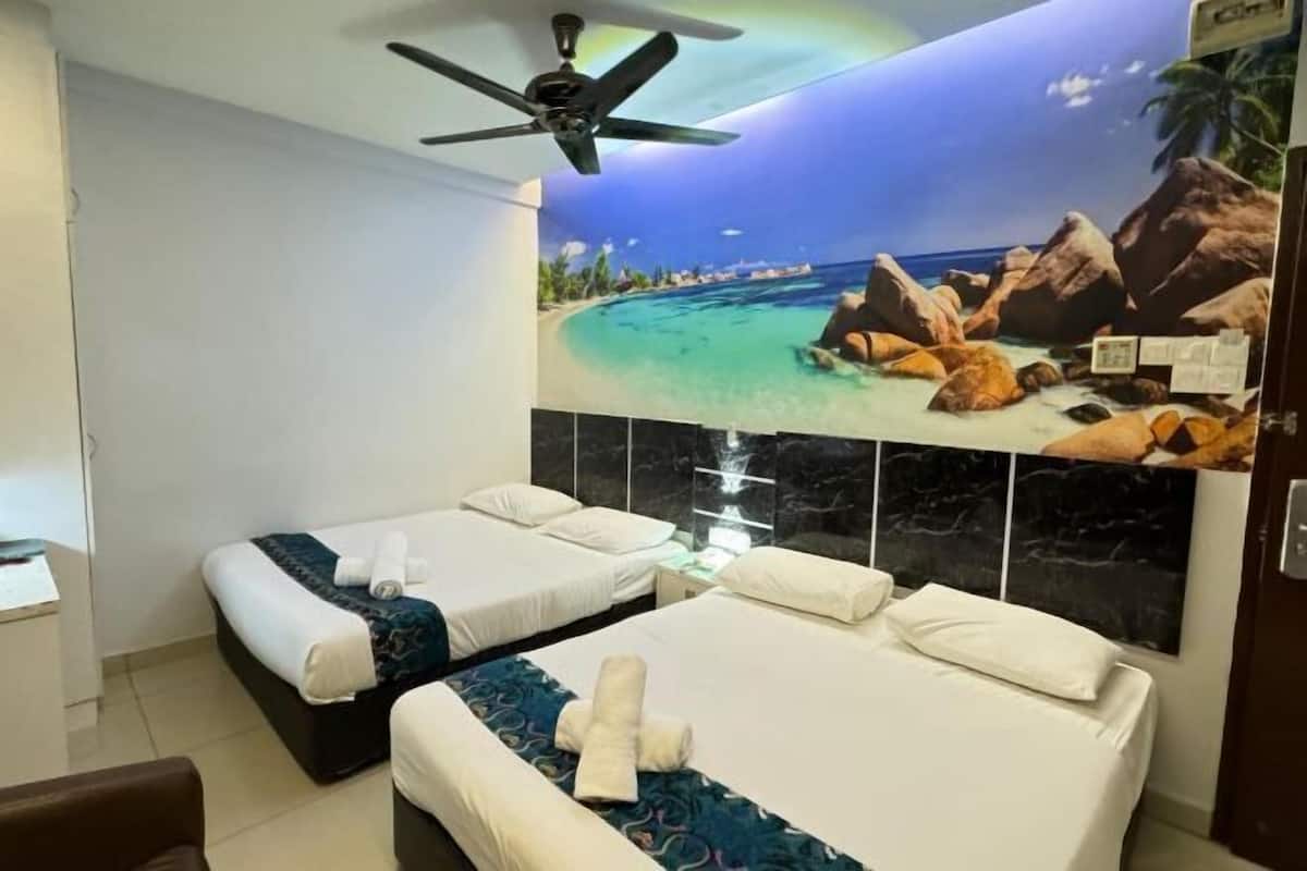 Trang bị nội thất với thiết kế riêng biệt, bàn