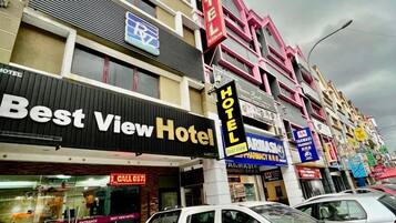 Fachada de la propiedad