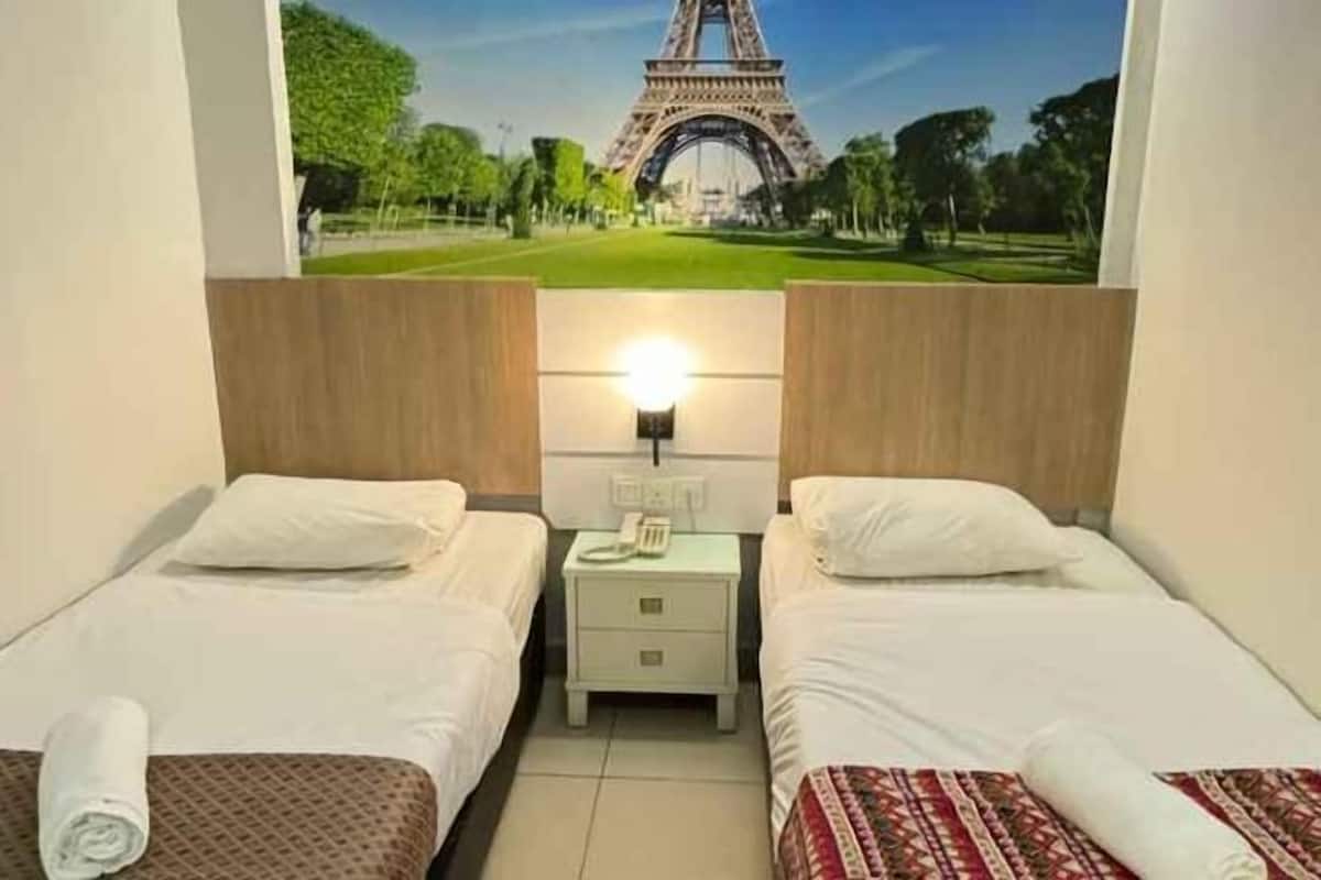 Trang bị nội thất với thiết kế riêng biệt, bàn
