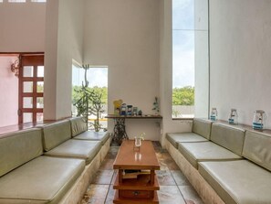 21-inch TV with satellite channels - Suites Chac Chi (Isla Mujeres)