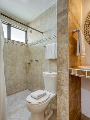 Standard Room, 2 Queen Beds | Bathroom | Shower, towels, soap, shampoo - Suites Chac Chi (Isla Mujeres)