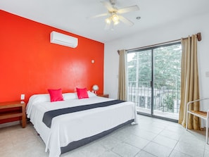 In-room safe, free WiFi, bed sheets - Suites Chac Chi (Isla Mujeres)