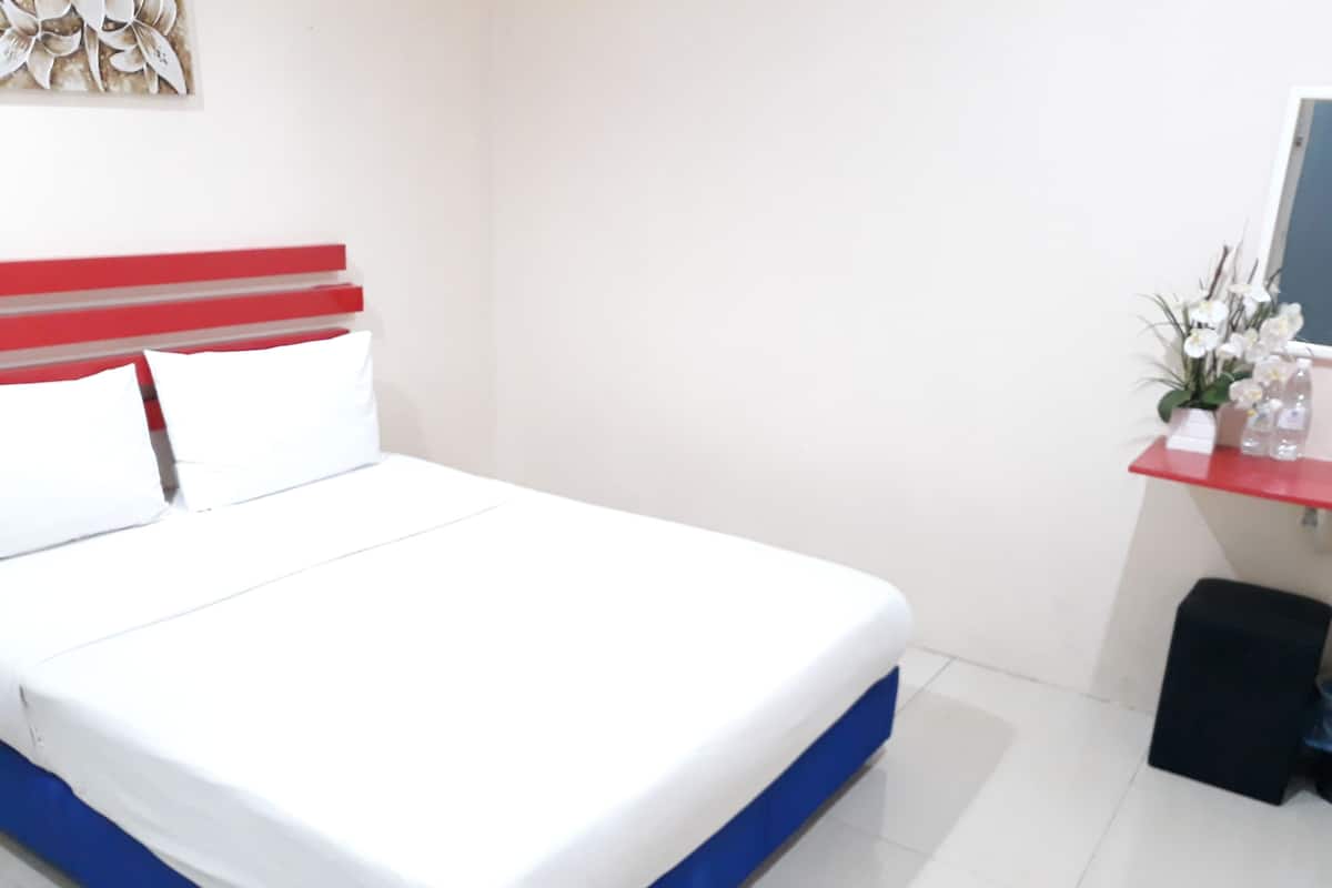 Quarto superior | Escrivaninha, quartos à prova de som, Wi-Fi de cortesia, roupa de cama