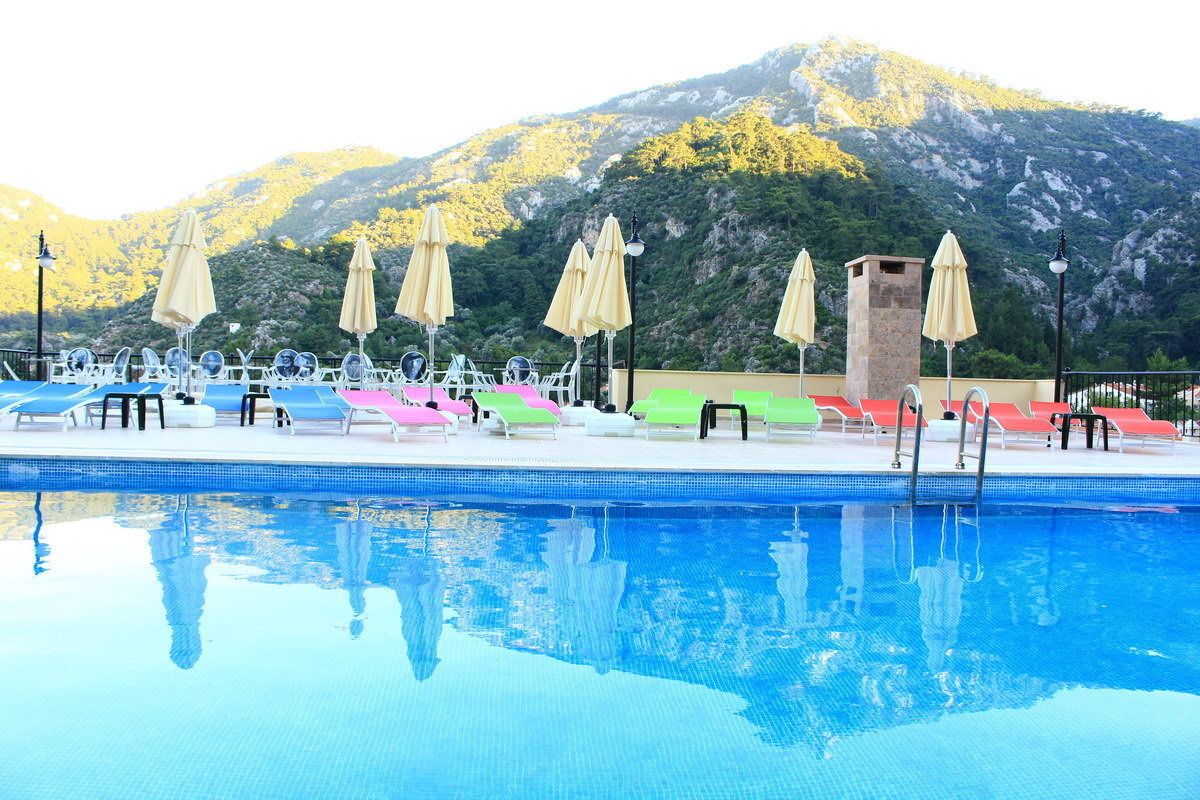 2 piscinas al aire libre