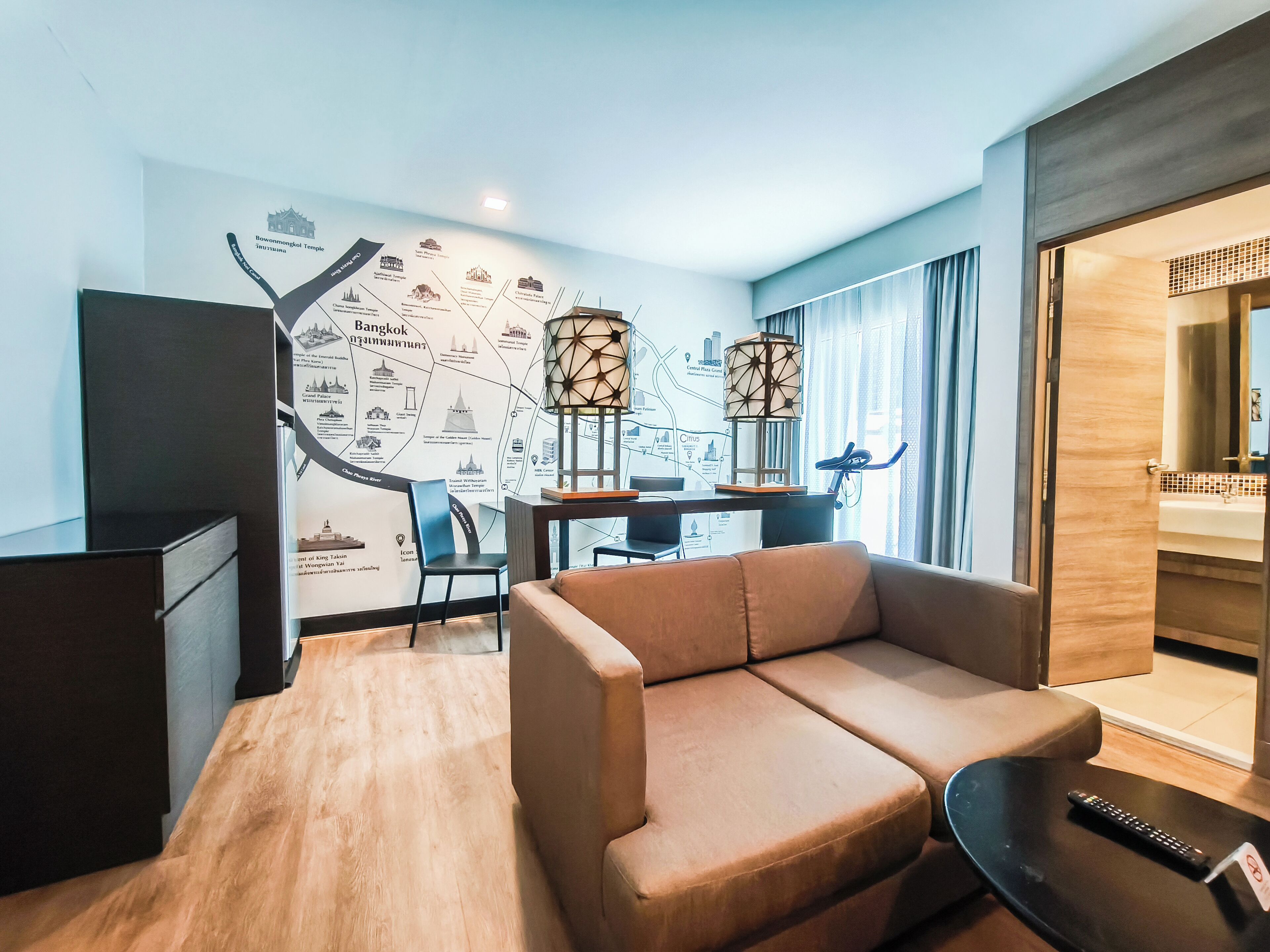 1 bedroom suite | living area | 32-inch lcd tv with cable channels, tv