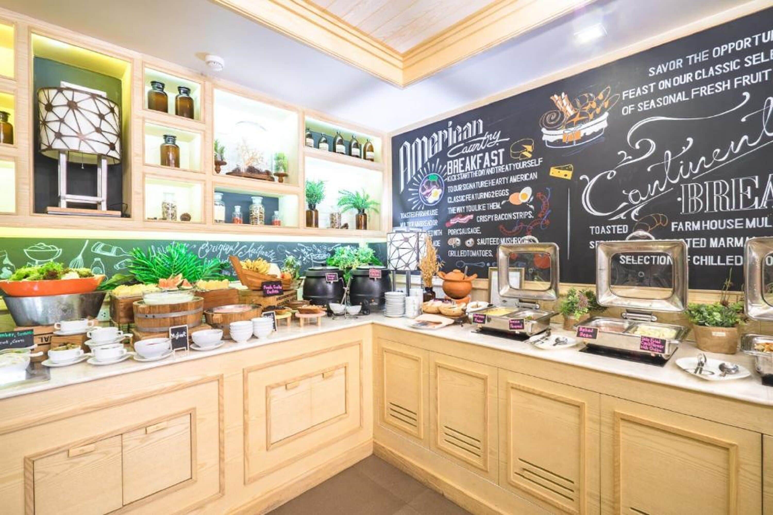 daily cooked-to-order breakfast (thb 299 per person)