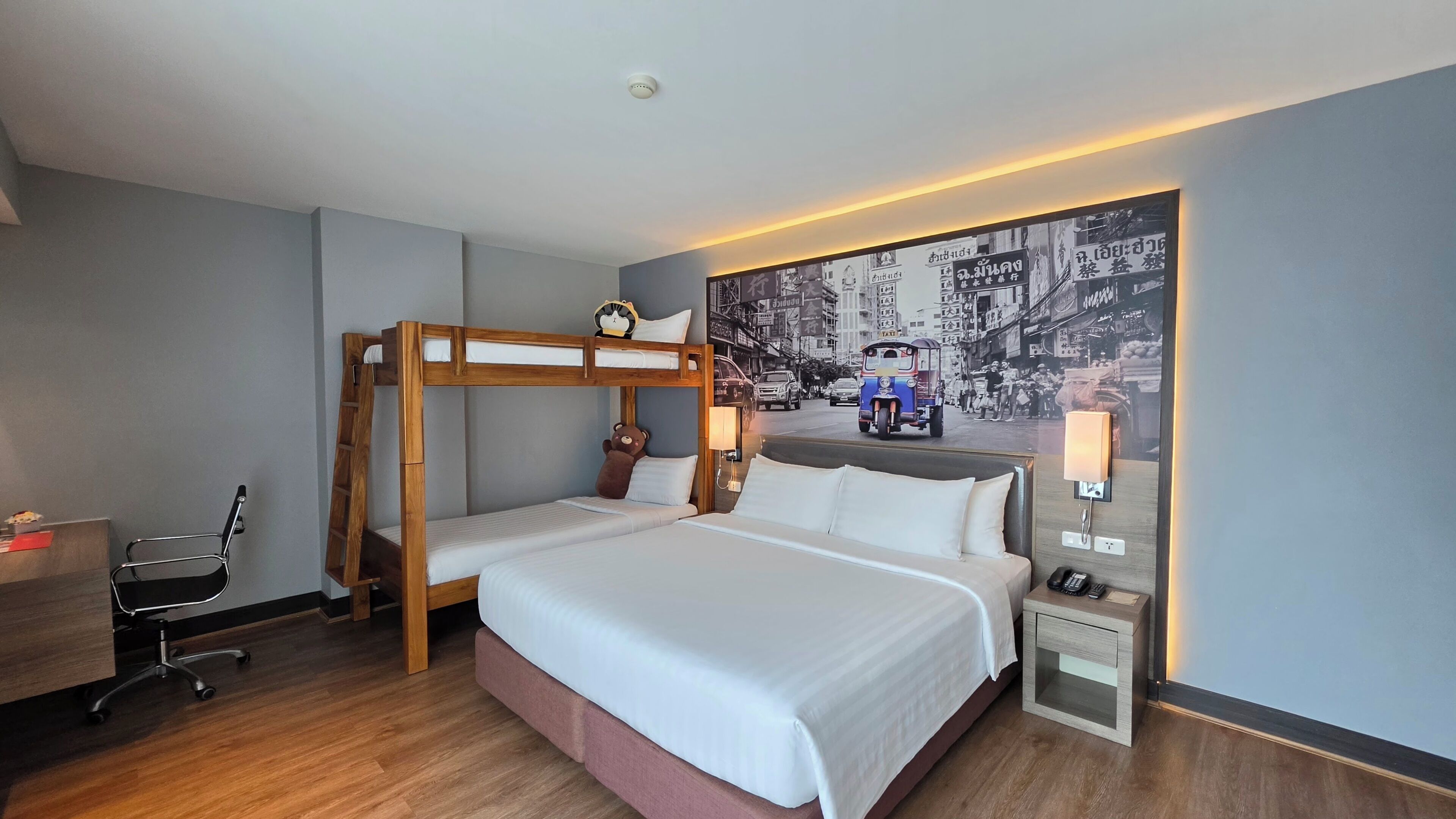 Deluxe with Bunk Bed | In-room safe, desk, laptop workspace, soundproofing