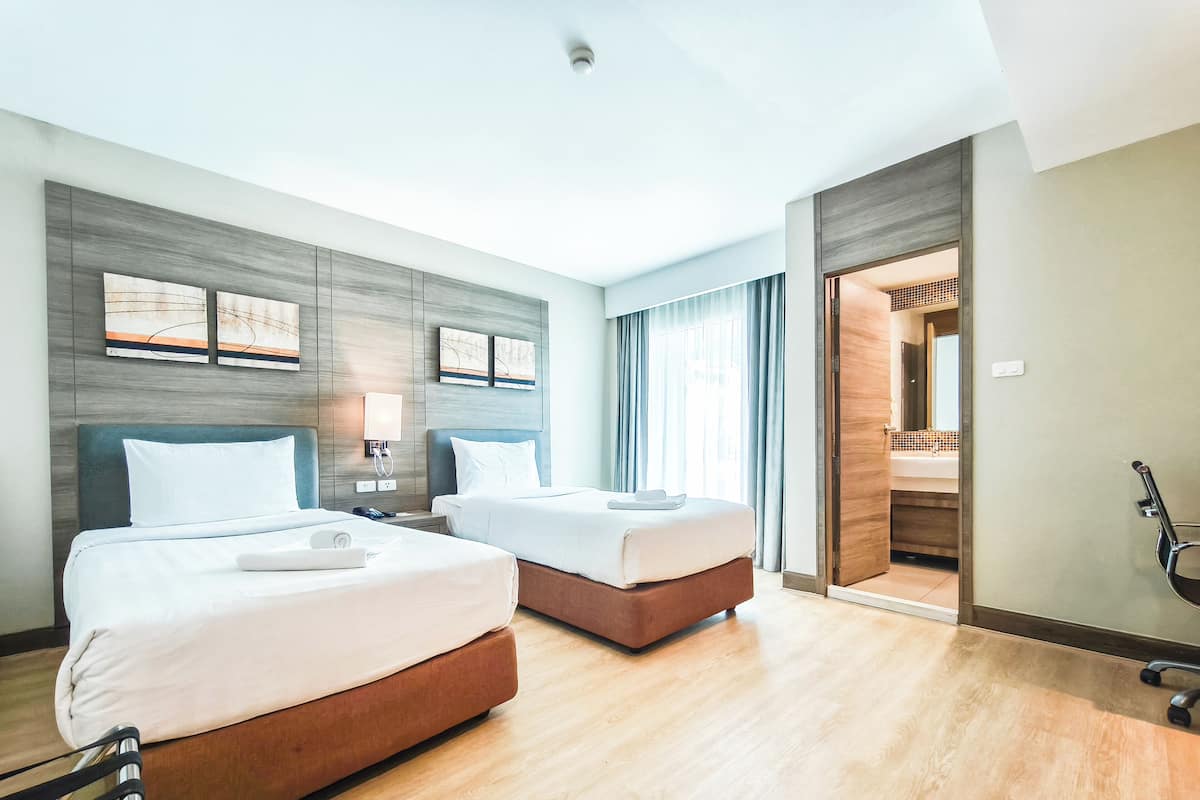 2 Bedrooms Premier (6 pax) | In-room safe, desk, laptop workspace, soundproofing