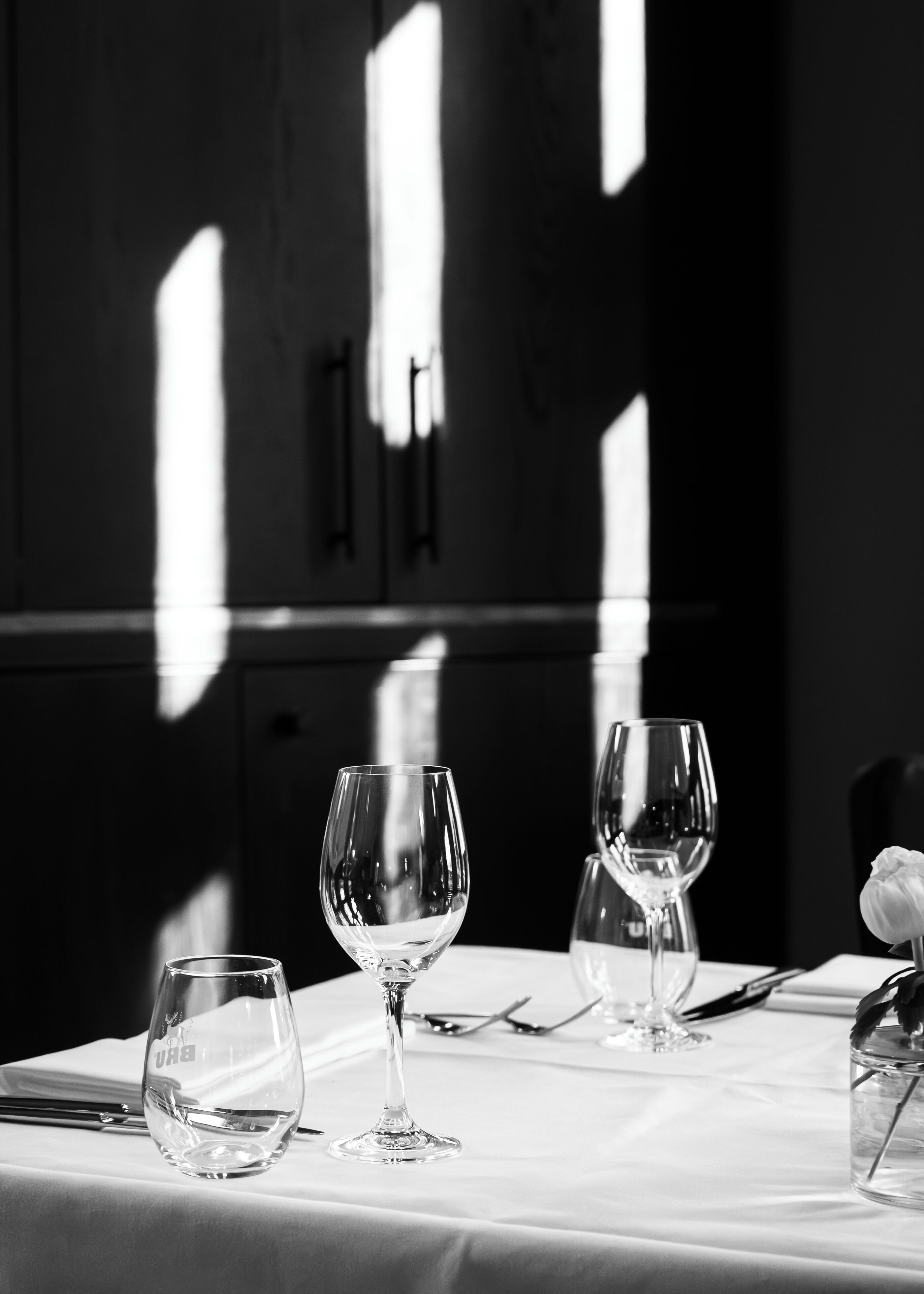 Breakfast, lunch, dinner served; French cuisine 