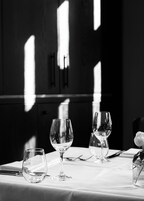 Se sirven desayunos, almuerzos y cenas; cocina francesa