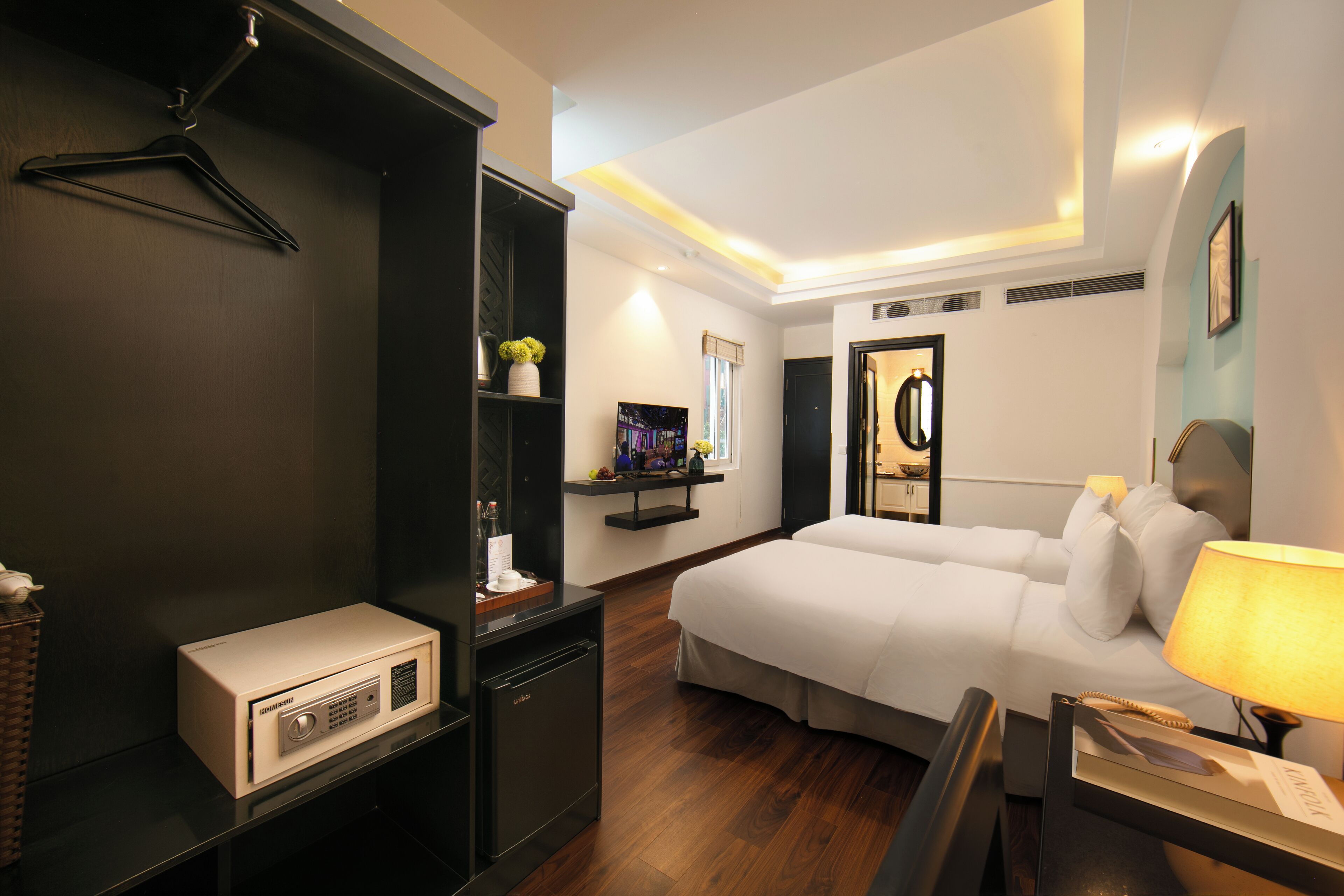 executive double or twin room | 1 bedroom, minibar, in-room safe, desk