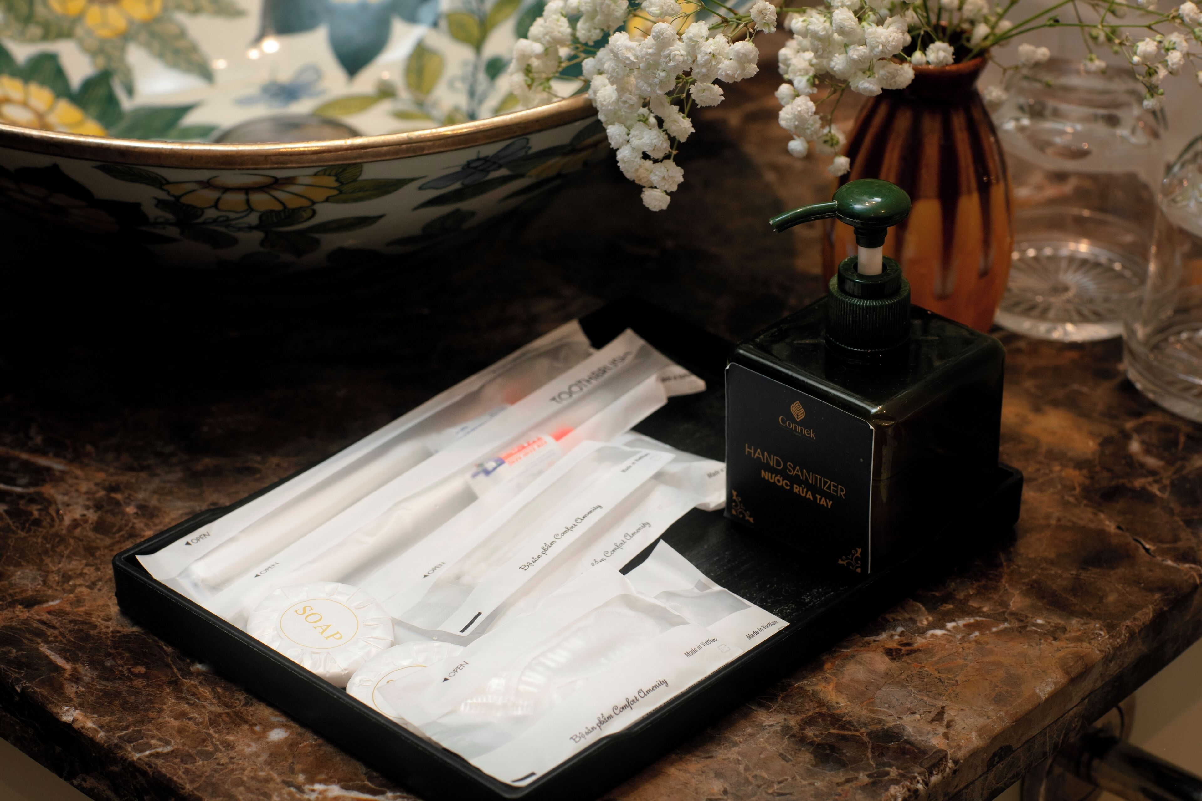 deluxe double or twin room, internal window | bathroom amenities | rainfall showerhead, free toiletries, hair dryer, slippers