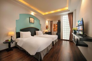Executive Double or Twin Room | Living area