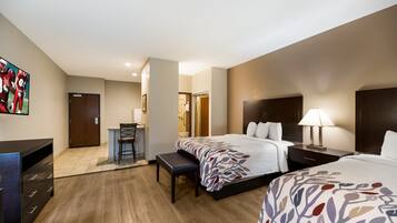 1 quarto, escrivaninha, cortinas blackout, ferros/tábuas de passar roupa