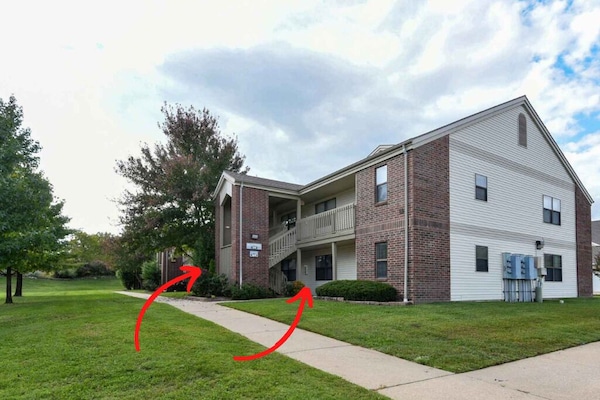 Outside of unit, both units are ground floor separated by one condo.