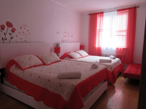 LARGE 3 BEDROOMS 20 MIN TO MANHATTAN