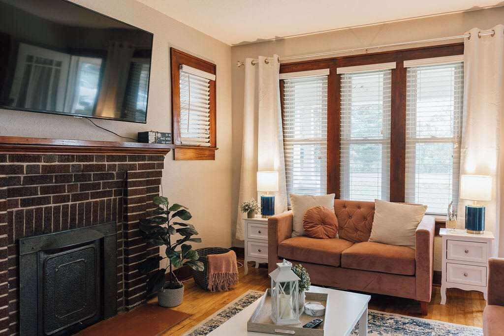 TV, fireplace, offices