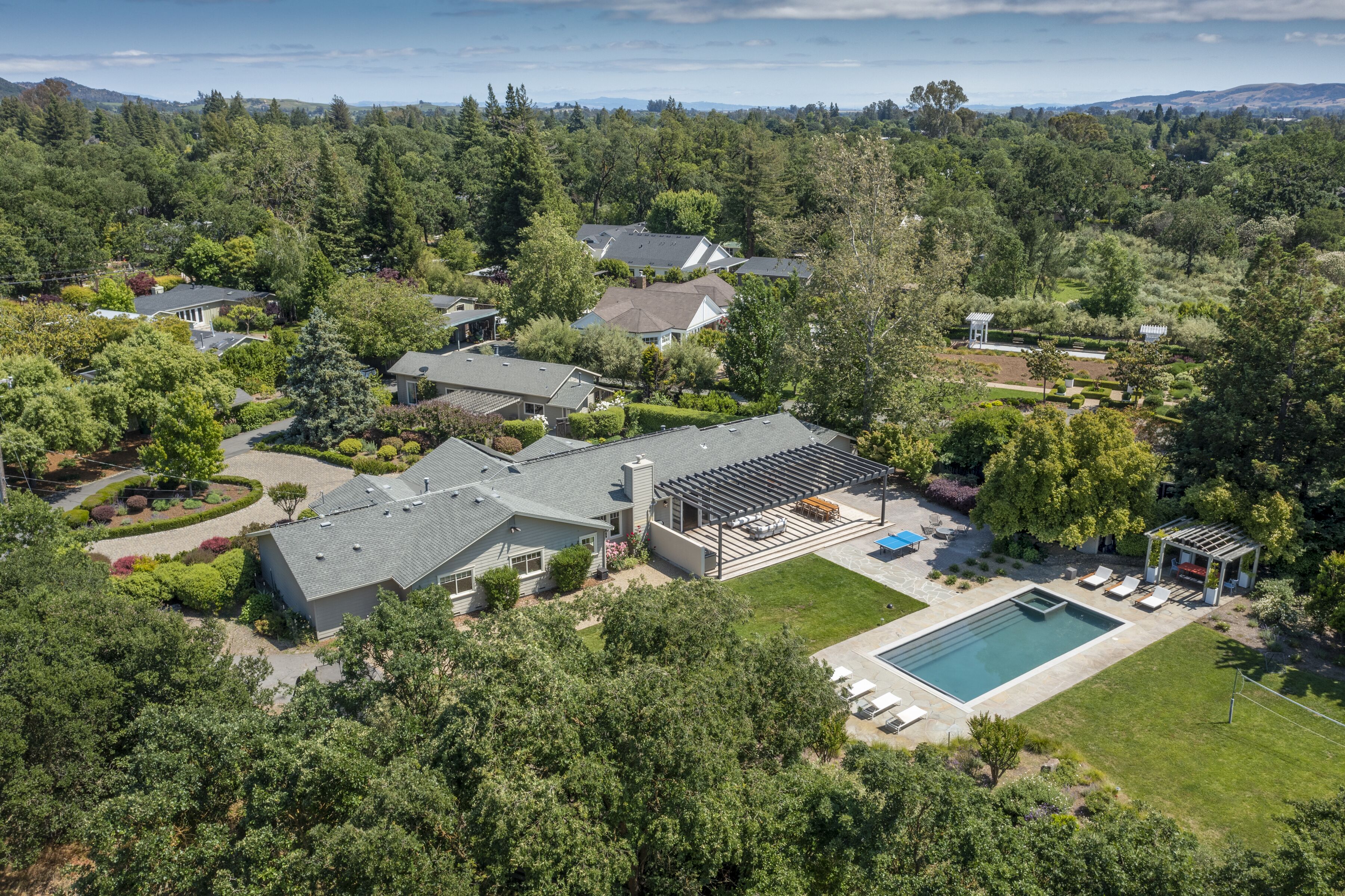 Town + Country Sonoma Entertaining House