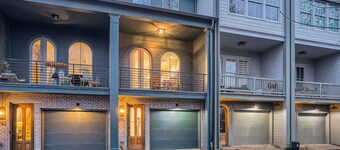 Posh Townhome in Beautiful Lake Claire