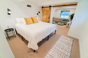 3 habitaciones, escritorio, tabla de planchar con plancha y wifi gratis 