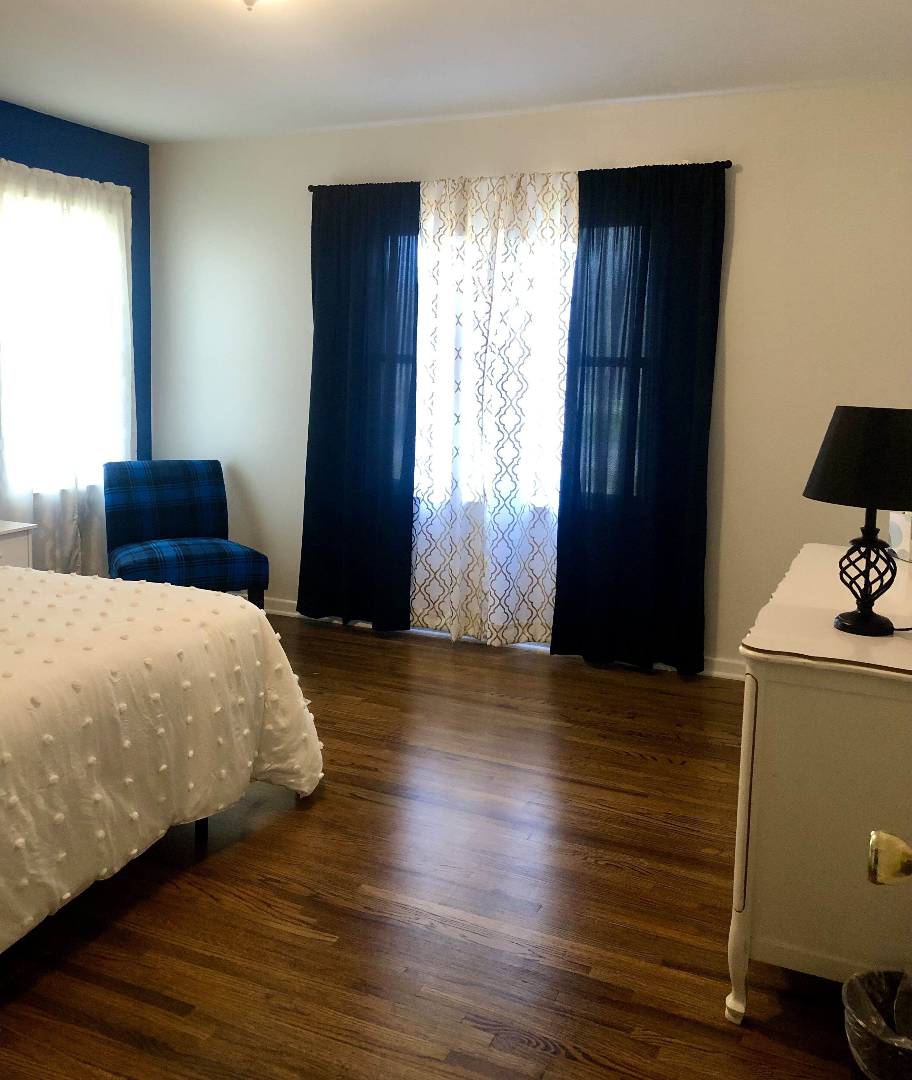 2 quartos, cofres nos quartos, ferros/tábuas de passar roupa