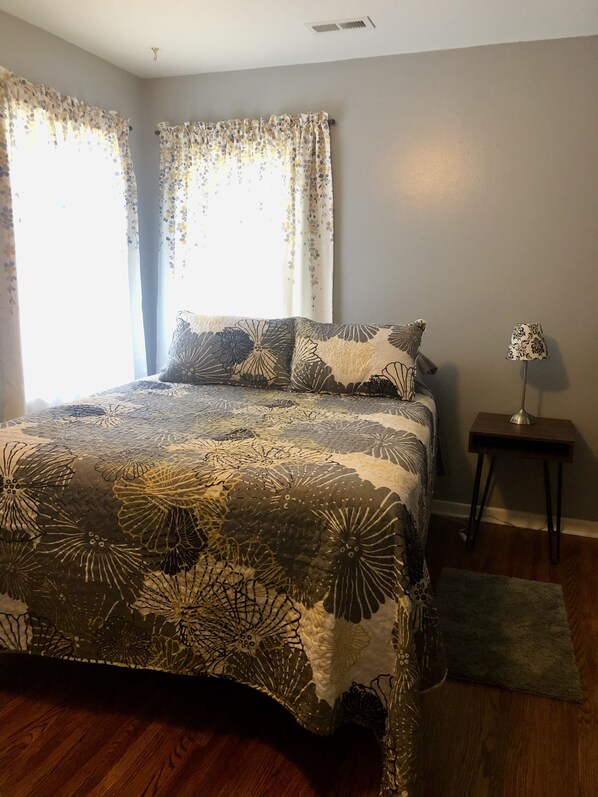2 bedrooms, in-room safe, iron/ironing board, free WiFi